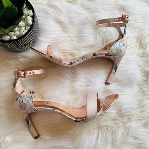 TED BAKER/FLORAL HEELED SANDAL - NEW